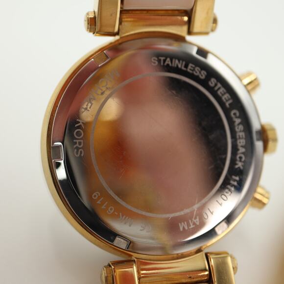 Michael Kors Womens White Gold Tone Chronograph Watch 39mm with New Battery - Picture 16 of 16